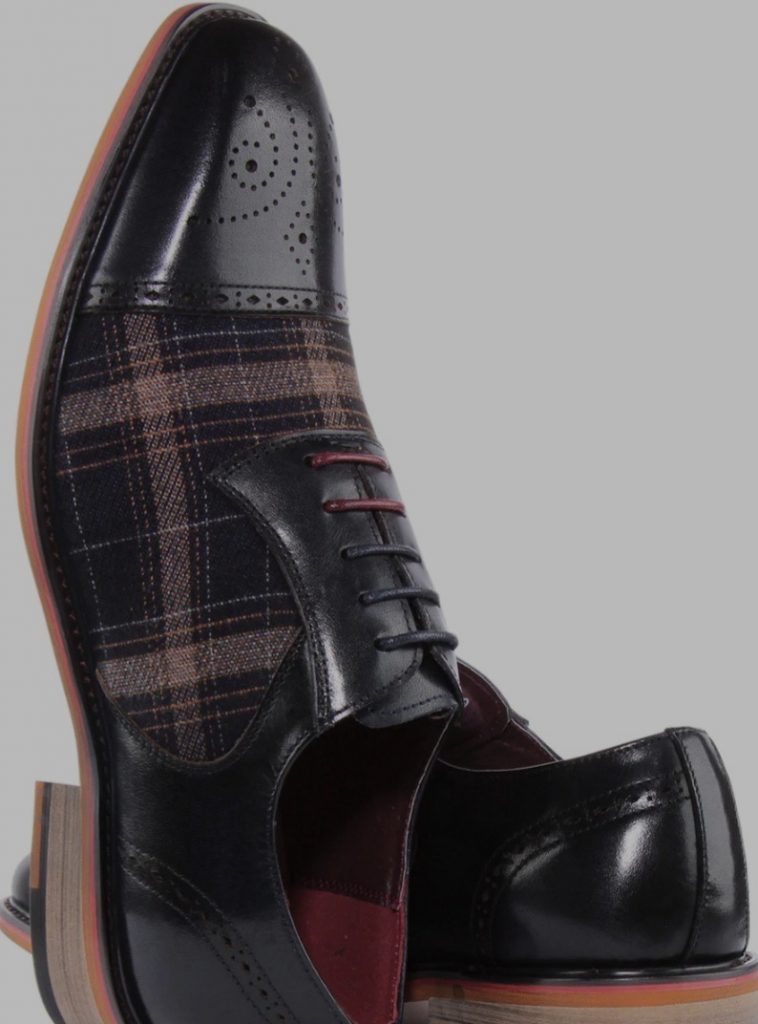Justin Reess - Major Check Brogues in Navy