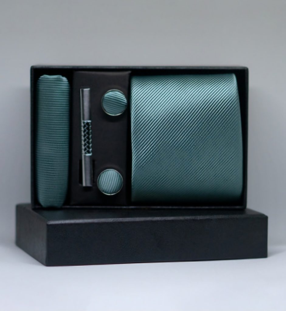 CHARLES GREY MENSWEAR PLAIN SAGE TIE SET